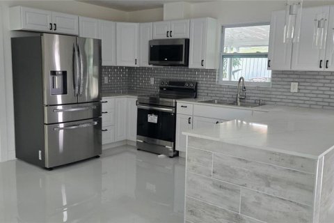 Casa en venta en Okeechobee, Florida, 3 dormitorios, 129.88 m2 № 1609813 - foto 6