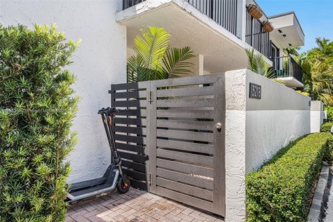 Townhouse in Miami, Florida 2 bedrooms, 81.38 sq.m. № 1877989 - photo 7