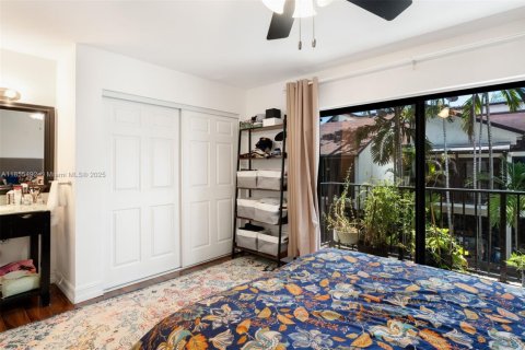 Townhouse in Miami, Florida 2 bedrooms, 81.38 sq.m. № 1877989 - photo 16