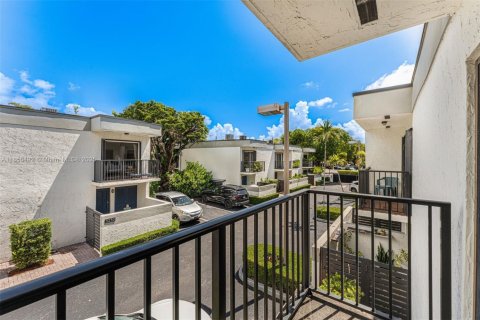 Townhouse in Miami, Florida 2 bedrooms, 81.38 sq.m. № 1877989 - photo 22