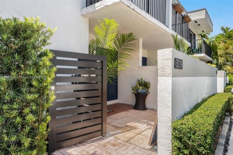 Townhouse in Miami, Florida 2 bedrooms, 81.38 sq.m. № 1877989 - photo 8