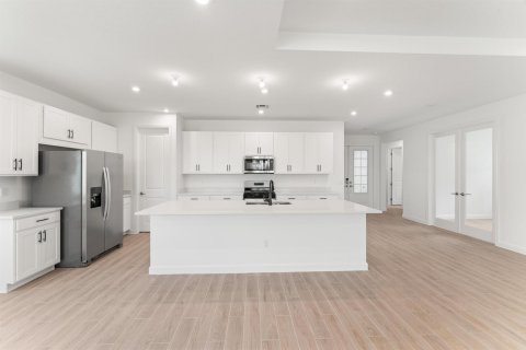 House in Port St. Lucie, Florida 2 bedrooms, 182.92 sq.m. № 2272532 - photo 2