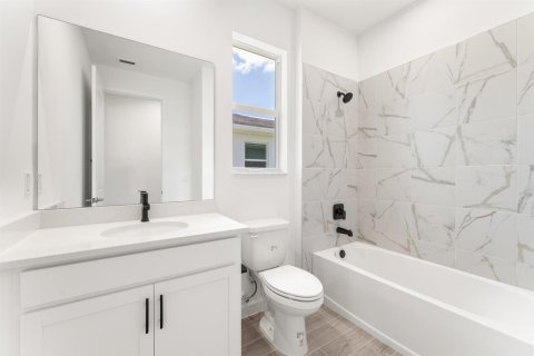 House in Port St. Lucie, Florida 2 bedrooms, 182.92 sq.m. № 2272532 - photo 9