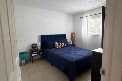 Condo in Oakland Park, Florida, 2 bedrooms  № 2010533 - photo 16