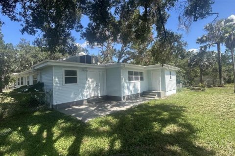 House in Tampa, Florida 4 bedrooms, 121.52 sq.m. № 2226074 - photo 25