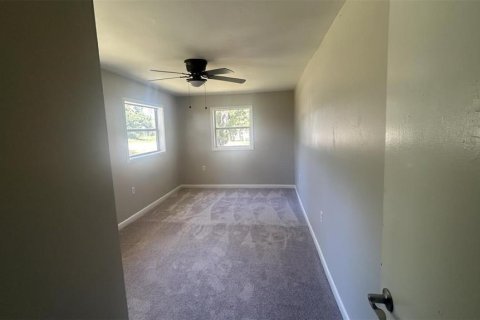 House in Tampa, Florida 4 bedrooms, 121.52 sq.m. № 2226074 - photo 10