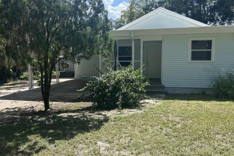 House in Tampa, Florida 4 bedrooms, 121.52 sq.m. № 2226074