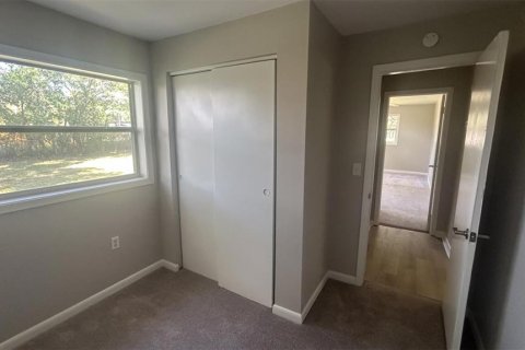 House in Tampa, Florida 4 bedrooms, 121.52 sq.m. № 2226074 - photo 14