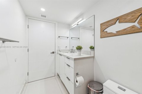 Снять в аренду квартиру в Ки-Бискейн, Флорида 3 спальни, 160.72м2, № 2086765 - фото 20