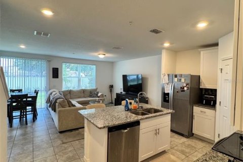 Touwnhouse à vendre à Orlando, Floride: 3 chambres, 137.59 m2 № 1884501 - photo 9