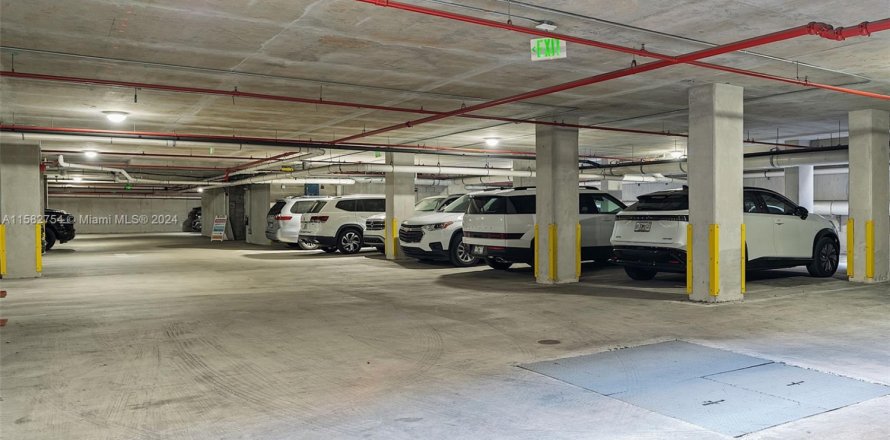 Oficina en Miami, Florida № 1161608