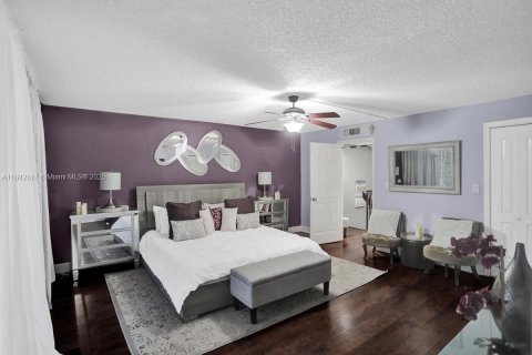 Снять в аренду таунхаус в Майами, Флорида 3 спальни, 192.31м2, № 1940049 - фото 4