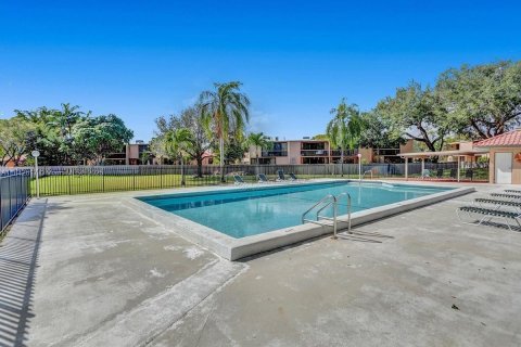 Снять в аренду таунхаус в Майами, Флорида 3 спальни, 192.31м2, № 1940049 - фото 17