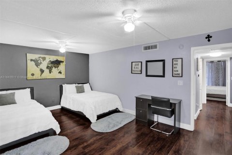 Снять в аренду таунхаус в Майами, Флорида 3 спальни, 192.31м2, № 1940049 - фото 14