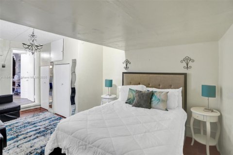 Снять в аренду таунхаус в Майами, Флорида 3 спальни, 192.31м2, № 1940049 - фото 16