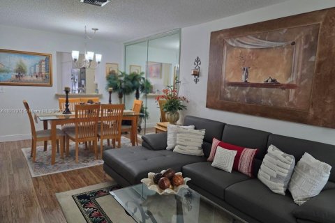 Villa ou maison à vendre à Delray Beach, Floride: 2 chambres, 106.65 m2 № 2017017 - photo 8