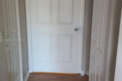 Copropriété à louer à North Lauderdale, Floride: 2 chambres, 101.08 m2 № 1956202 - photo 8