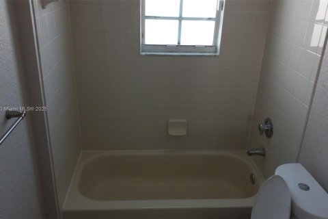 Copropriété à louer à North Lauderdale, Floride: 2 chambres, 101.08 m2 № 1956202 - photo 11