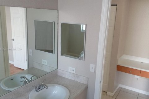 Copropriété à louer à North Lauderdale, Floride: 2 chambres, 101.08 m2 № 1956202 - photo 17