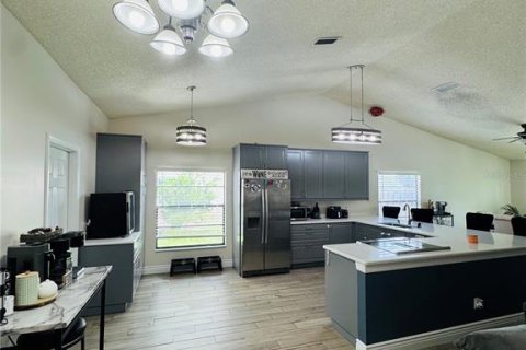 House in Oviedo, Florida 3 bedrooms, 141.03 sq.m. № 1838820 - photo 8