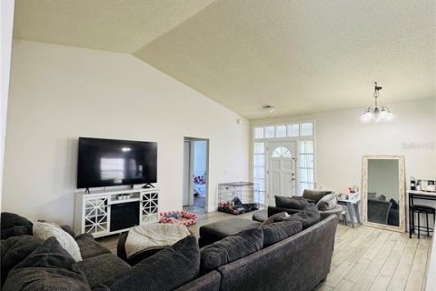 House in Oviedo, Florida 3 bedrooms, 141.03 sq.m. № 1838820 - photo 5