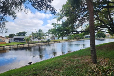 Copropriété à louer à Tamarac, Floride: 1 chambre, 68.84 m2 № 2260436 - photo 6