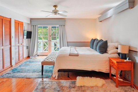 Casa en venta en Fort Lauderdale, Florida, 3 dormitorios, 249.26 m2 № 1999780 - foto 11