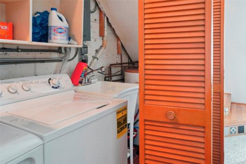 Casa en venta en Fort Lauderdale, Florida, 3 dormitorios, 249.26 m2 № 1999780 - foto 23