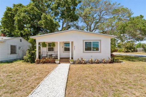 House in Saint Petersburg, Florida 3 bedrooms, 106.37 sq.m. № 2234384