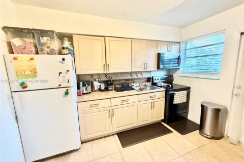 Commercial property in Hollywood, Florida 142.7 sq.m. № 2029907 - photo 9