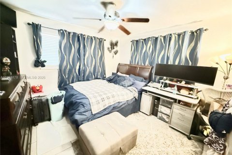 Commercial property in Hollywood, Florida 142.7 sq.m. № 2029907 - photo 16