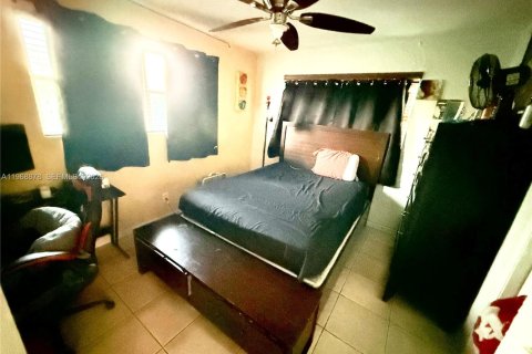 Commercial property in Hollywood, Florida 142.7 sq.m. № 2029907 - photo 18