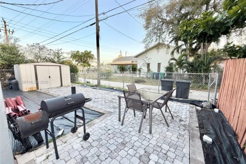 Commercial property in Hollywood, Florida 142.7 sq.m. № 2029907 - photo 21