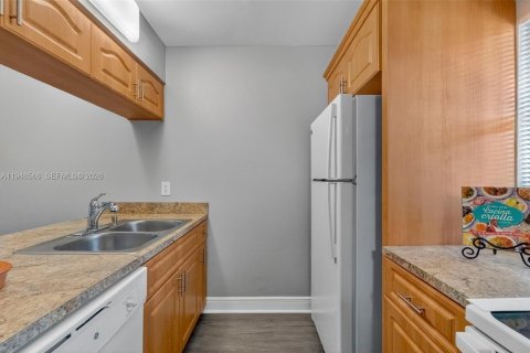 Купить кондоминиум в Корал-Спрингс, Флорида 2 спальни, 71.35м2, № 2004562 - фото 7