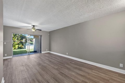 Купить кондоминиум в Корал-Спрингс, Флорида 2 спальни, 71.35м2, № 2004562 - фото 10