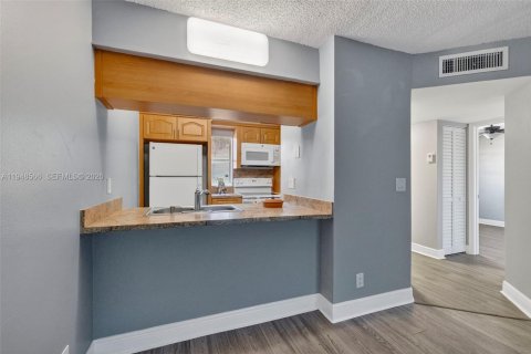 Condominio en Coral Springs, Florida, 2 dormitorios  № 2004562