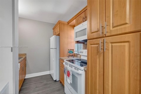 Купить кондоминиум в Корал-Спрингс, Флорида 2 спальни, 71.35м2, № 2004562 - фото 9