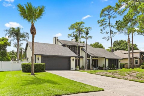 House in Orlando, Florida 3 bedrooms, 251.21 sq.m. № 2221452 - photo 2