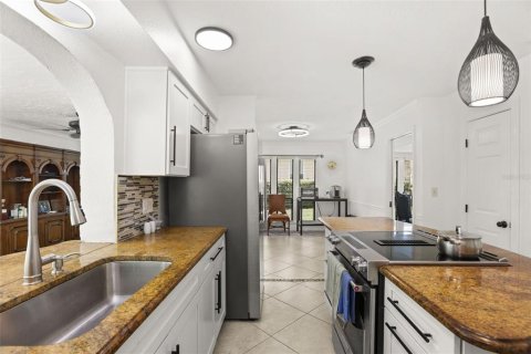 House in Orlando, Florida 3 bedrooms, 251.21 sq.m. № 2221452 - photo 16