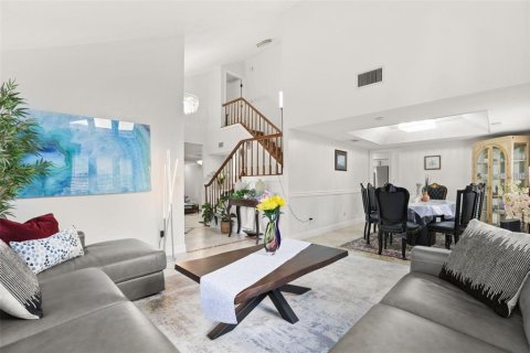 House in Orlando, Florida 3 bedrooms, 251.21 sq.m. № 2221452 - photo 6