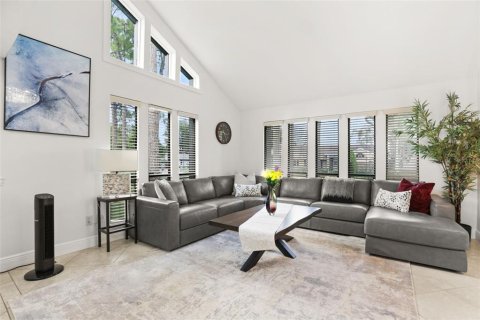 House in Orlando, Florida 3 bedrooms, 251.21 sq.m. № 2221452 - photo 5