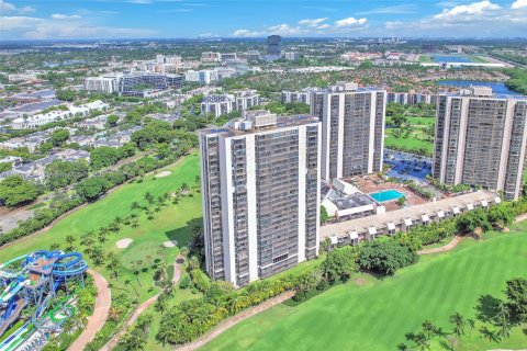 Купить кондоминиум в Авентура, Флорида 2 спальни, 107.49м2, № 1959337 - фото 18