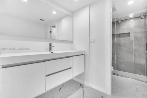 Купить кондоминиум в Авентура, Флорида 2 спальни, 107.49м2, № 1959337 - фото 11