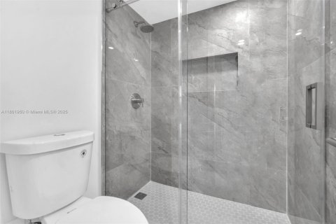 Купить кондоминиум в Авентура, Флорида 2 спальни, 107.49м2, № 1959337 - фото 12