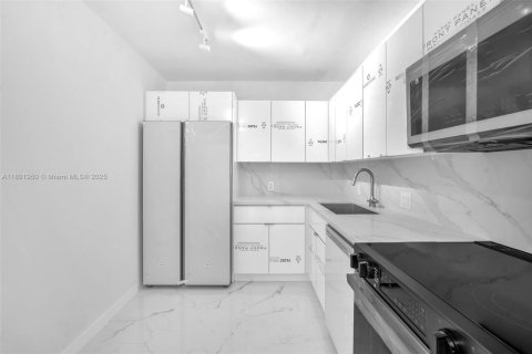 Купить кондоминиум в Авентура, Флорида 2 спальни, 107.49м2, № 1959337 - фото 9