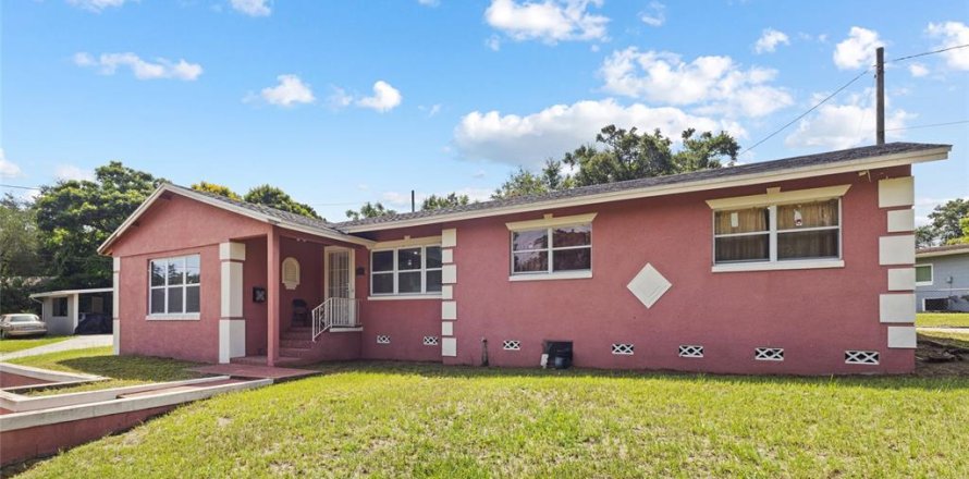 House in Orlando, Florida 4 bedrooms, 168.71 sq.m. № 1831270
