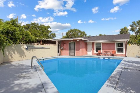 House in Orlando, Florida 4 bedrooms, 168.71 sq.m. № 1831270 - photo 4