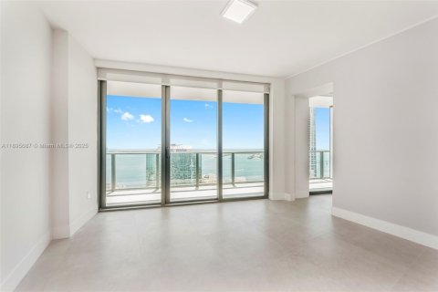 Condo in Miami, Florida, 1 bedroom  № 2052746 - photo 3
