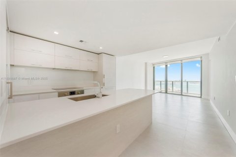 Condo in Miami, Florida, 1 bedroom  № 2052746