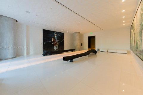 Condo in Miami, Florida, 1 bedroom  № 2052746 - photo 17